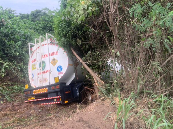 15 "Killed” as church bus collides with fuel tanker on Kumasi-Accra ...